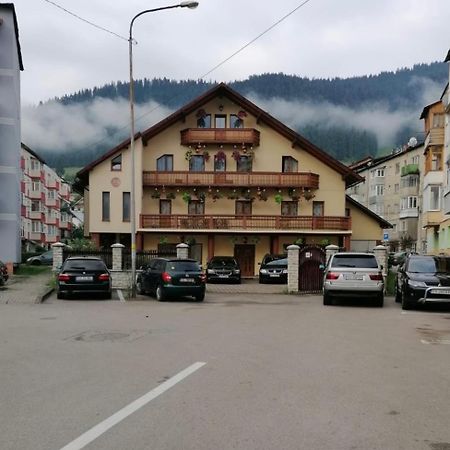 Hotel Casa Poenaru Câmpulung Moldovenesc Exterior foto